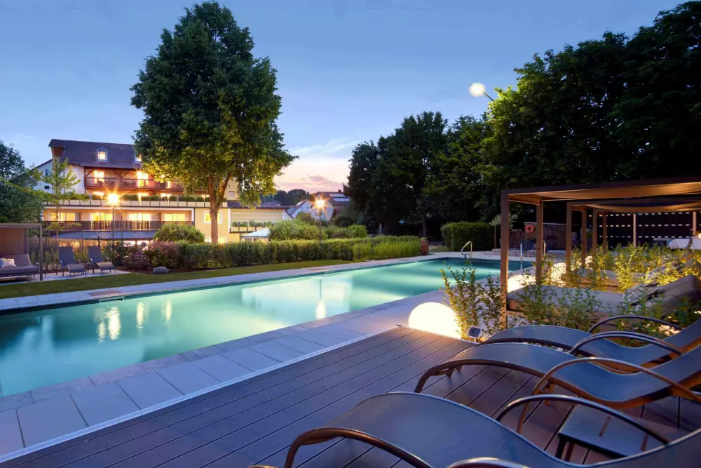 SPA Naturpool im Wellnesshotel Götzfried Garden & Spa